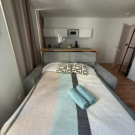 La Parenthese Apartment *